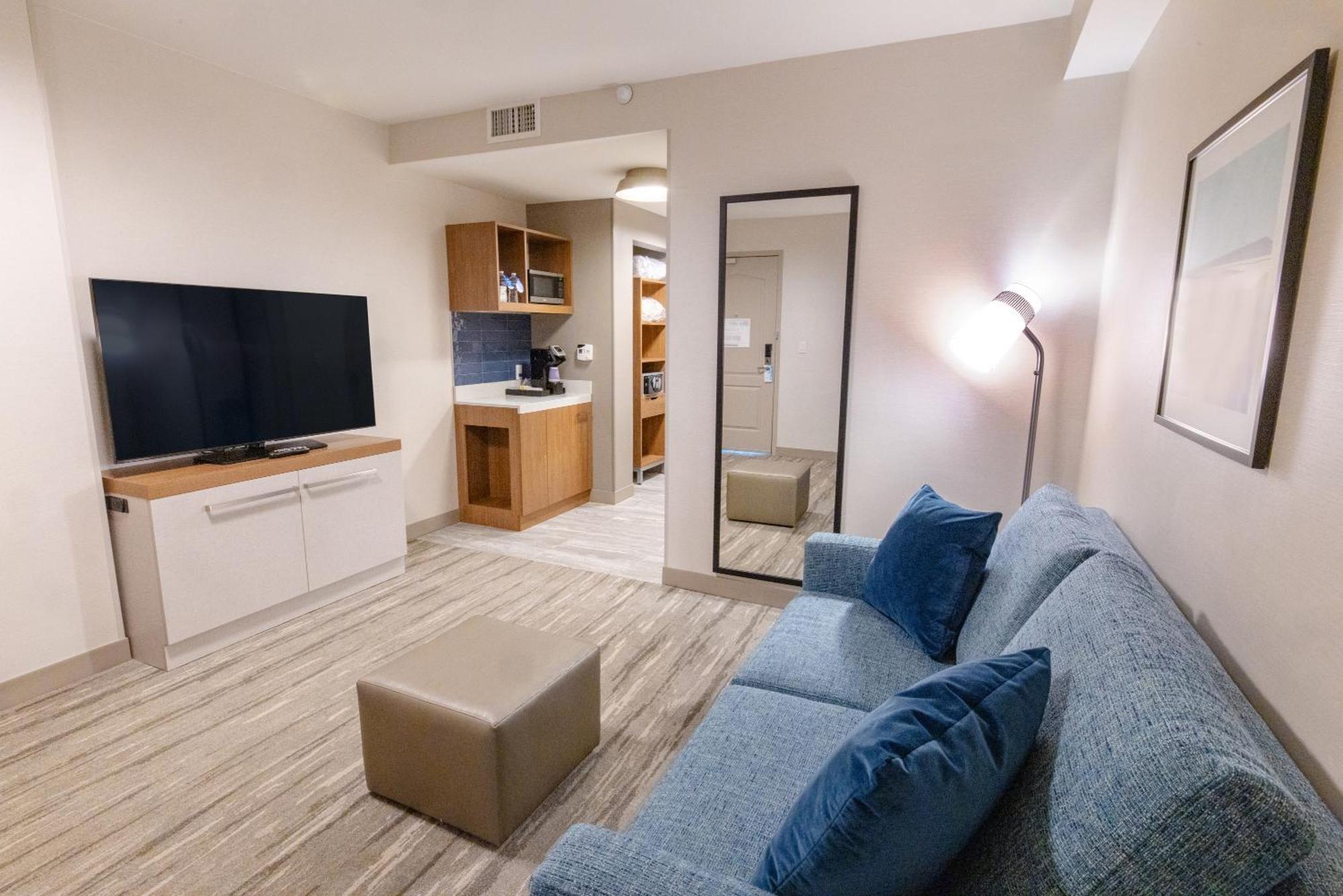 Hilton Garden Inn Lakewood Exterior foto