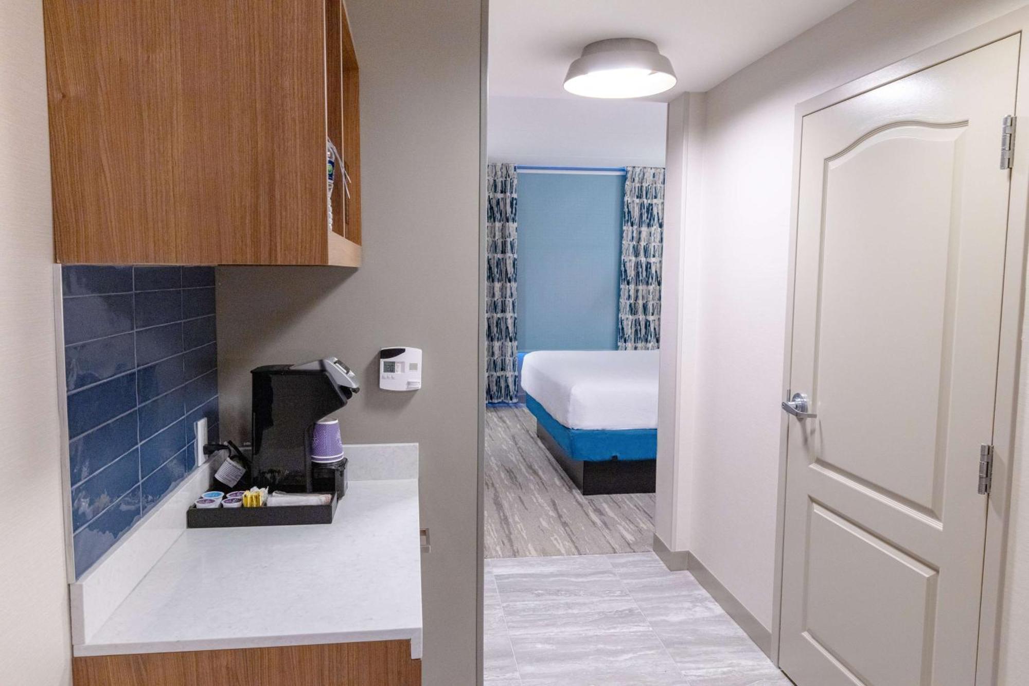 Hilton Garden Inn Lakewood Exterior foto